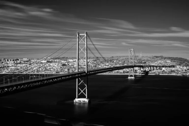 Long Suspension Bridge - João Pedro Tavares